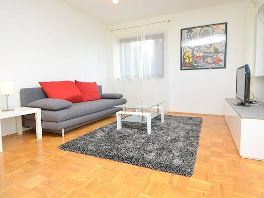 Wohnung zur Miete Wohnen auf Zeit 1.490 € 2 Zimmer 70 m² frei ab sofort Mainz 55129