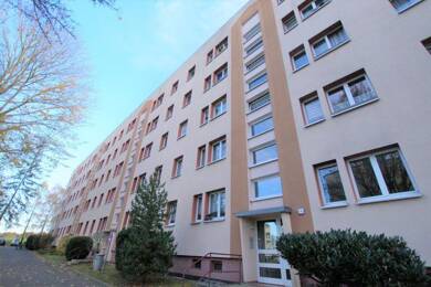 Wohnung zur Miete 350 € 3 Zimmer 58,2 m² EG Wilhelm-Pieck-Straße 8 Triptis Triptis 07819