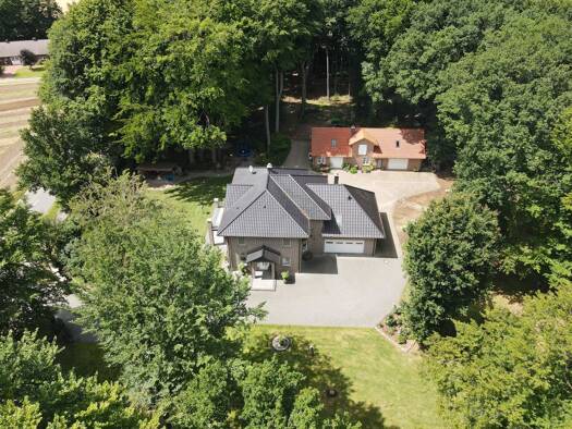 Einfamilienhaus zum Kauf 6 Zimmer 255 m² 12.846 m² Grundstück Garthe Emstek 49685