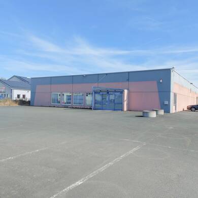 Laden zum Kauf 510.000 € 6 Zimmer 999,4 m² Verkaufsfläche Neustadt Neustadt bei Coburg 96465