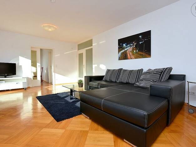 Wohnung zur Miete Wohnen auf Zeit 1.890 € 4 Zimmer 98 m² frei ab sofort Feuerbach Stuttgart 70192