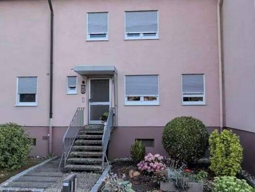 Reihenmittelhaus zum Kauf 329.000 € 5 Zimmer 126 m² 326 m² Grundstück frei ab sofort Finkenstraße 32 Neudenau 74861