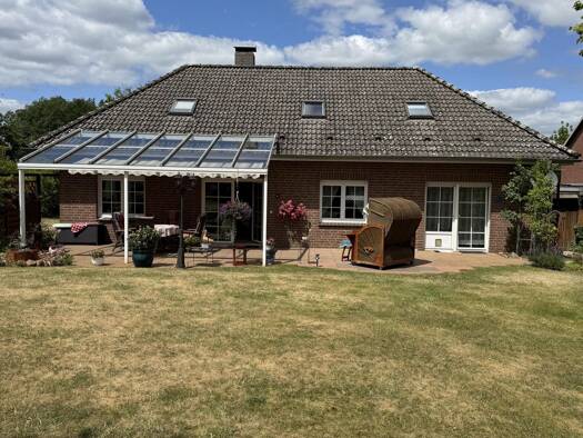 Einfamilienhaus zum Kauf 369.000 € 6 Zimmer 119,7 m² 1.138 m² Grundstück Suderburg 29556