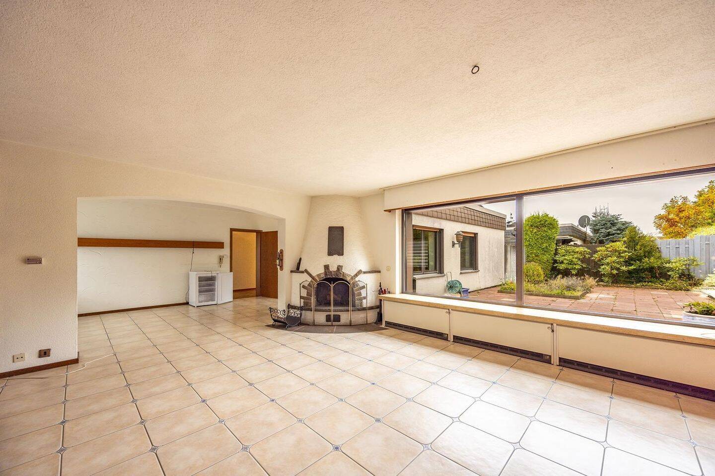 Immobilie in Kierspe - Winkelbungalow mit Einlieger, Doppelgarage, Photovoltaik und schönem Garten - Bild 4