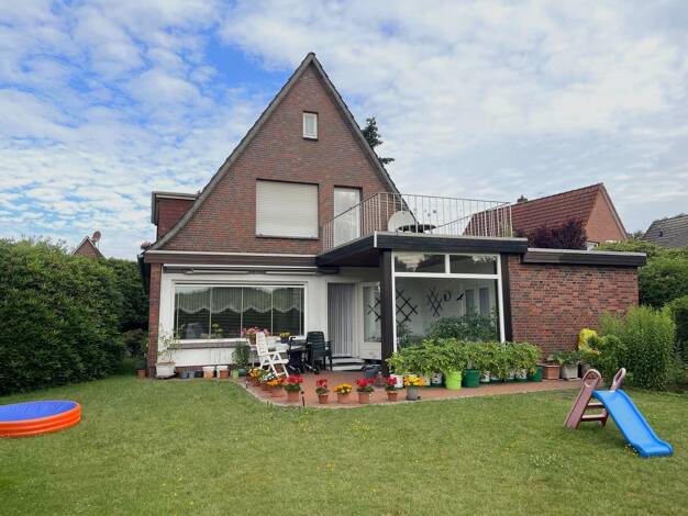 Einfamilienhaus zum Kauf 249.000 € 6 Zimmer 135 m² 866 m² Grundstück Westerstede Westerstede 26655
