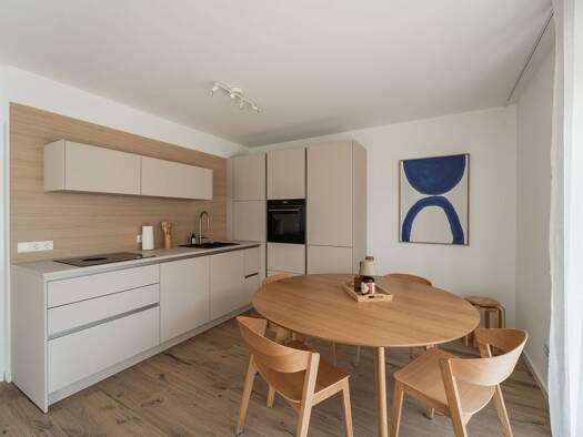 Wohnung zum Kauf - Erstbezug provisionsfrei 657.000 € 3 Zimmer 87,5 m² 2. Geschoss frei ab sofort Feldwies Übersee 83236