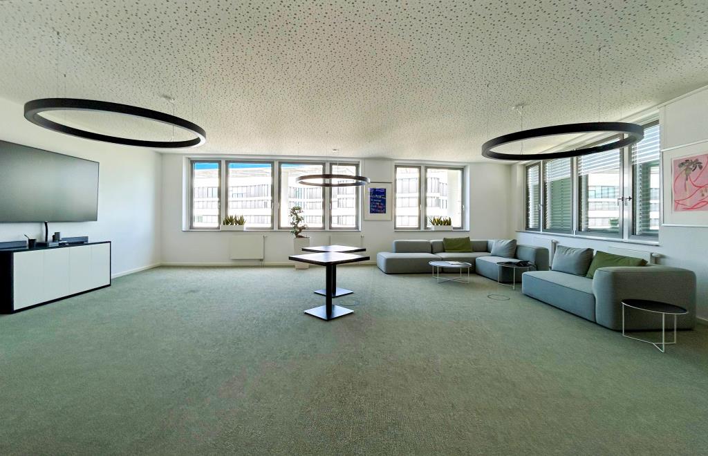 Büro-/Praxisfläche zur Miete 11.815 € 695 m²<br/>Bürofläche Peter-Müller-Straße 18 Unterrath Düsseldorf 40468