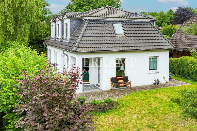 Mehrfamilienhaus zum Kauf 895.000 € 6 Zimmer 145 m²<br/>Wohnfläche 573 m²<br/>Grundstück Lurup Hamburg 22547