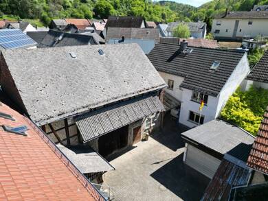 Haus zum Kauf 175.000 € 6 Zimmer 138 m² 685 m² Grundstück frei ab sofort Weinbach Weinbach 35796