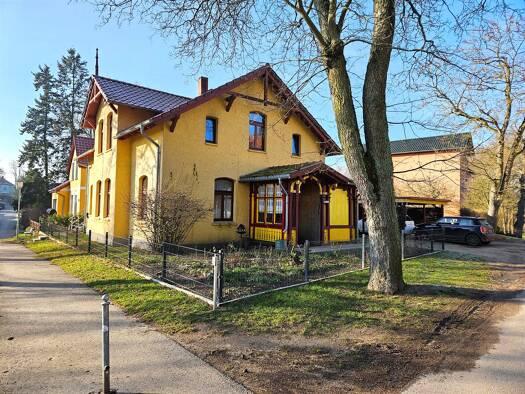 Haus zum Kauf als Kapitalanlage geeignet 399.000 € 8 Zimmer 208 m² 726 m² Grundstück Penzlin 17217