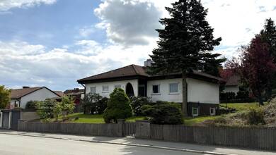 Einfamilienhaus zur Miete 1.450 € 5 Zimmer 112 m² 1.048 m² Grundstück frei ab 01.06.2025 Münsterviertel Hof 95030