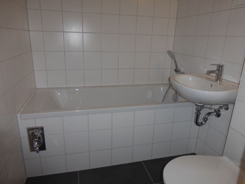 Wohnung zur Miete 310 € 2 Zimmer 52,2 m²<br/>Wohnfläche 4.<br/>Geschoss 01.01.2025<br/>Verfügbarkeit Berliner Straße 22 Berliner Platz Erfurt 99091