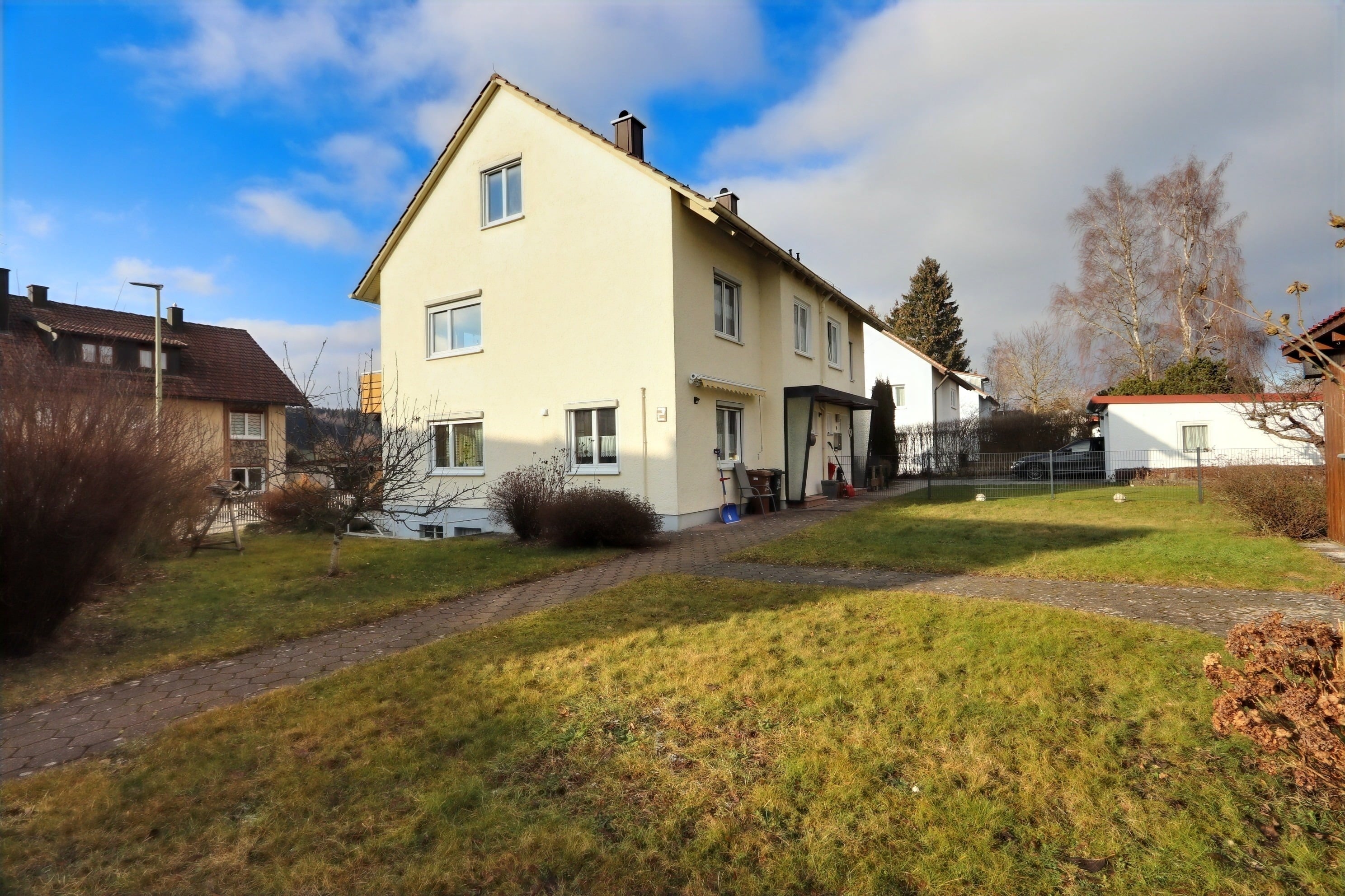 Doppelhaushälfte zum Kauf 298.000 € 5 Zimmer 113 m²<br/>Wohnfläche 417 m²<br/>Grundstück 01.02.2025<br/>Verfügbarkeit Bad Grönenbach Bad Grönenbach 87730