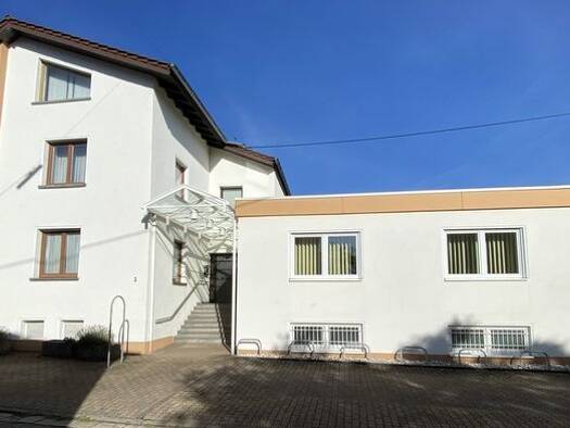 Einfamilienhaus zur Miete 1.500 € 10 Zimmer 215,3 m² 1.255 m² Grundstück Im Mees 3 Losheim Losheim am See 66679