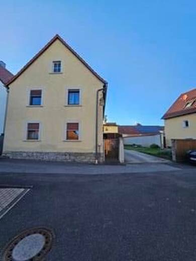 Mehrfamilienhaus zum Kauf 299.000 € 5 Zimmer 190 m² 446 m² Grundstück Gaukönigshofen Gaukönigshofen 97253