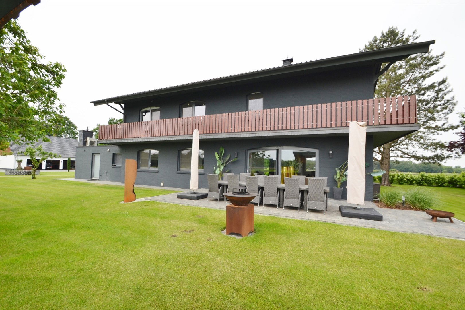 Villa zum Kauf provisionsfrei 1.350.000 € 10 Zimmer 309 m²<br/>Wohnfläche 6.188 m²<br/>Grundstück Uptloh Essen Oldenburg 49632