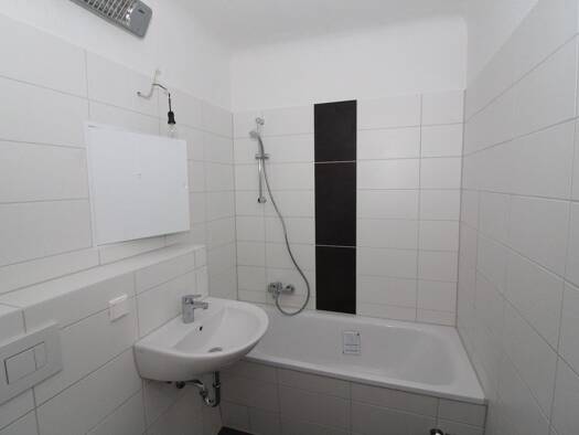 Wohnung zur Miete 401 € 3 Zimmer 63,6 m² 2. Geschoss frei ab 01.10.2026 Friedrichshafener Straße 25 Delitzsch Delitzsch 04509