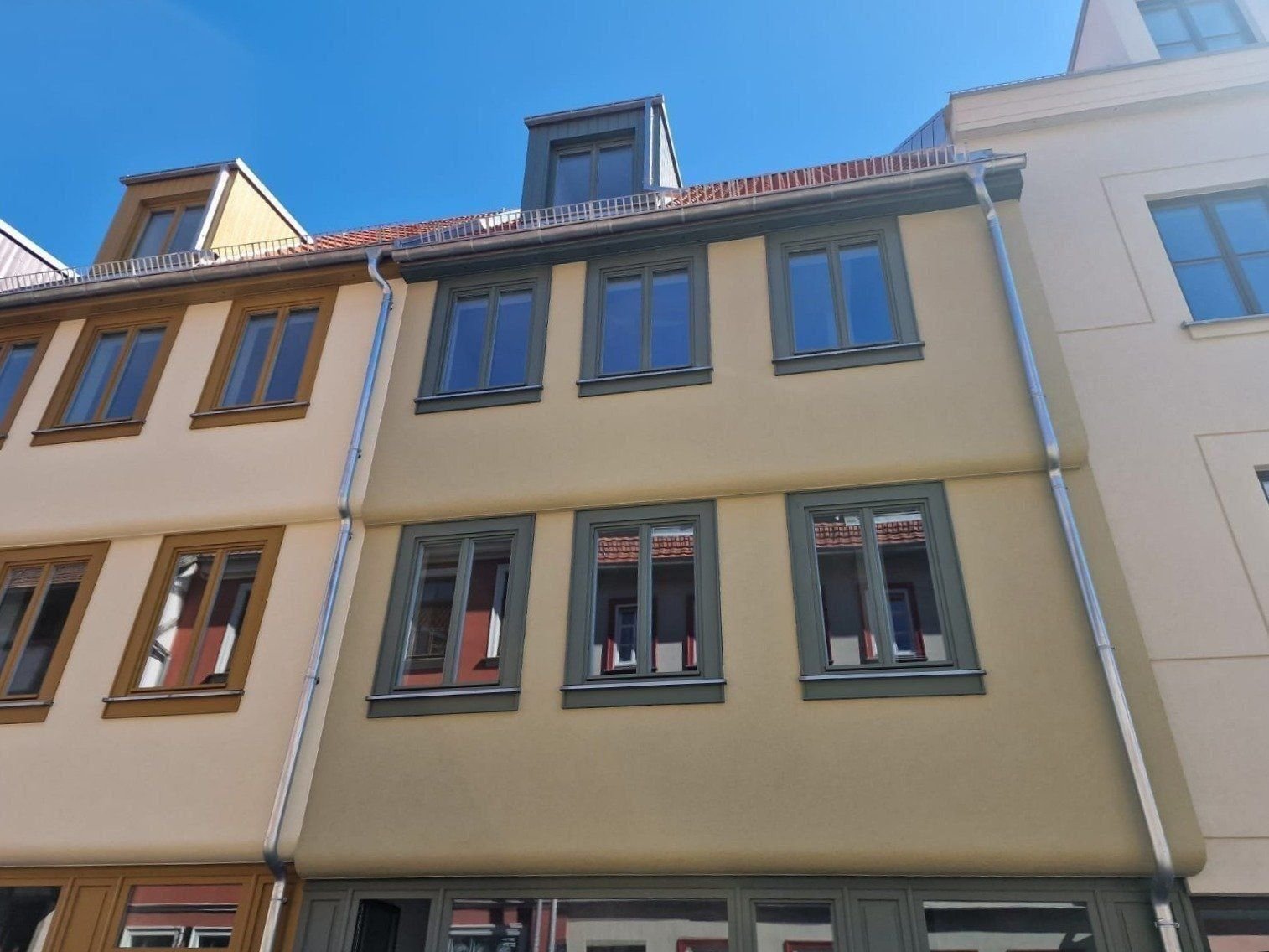 Reihenmittelhaus zur Miete 1.450 € 3 Zimmer 103,2 m²<br/>Wohnfläche 01.04.2025<br/>Verfügbarkeit Kürschnergasse 18 Altstadt Erfurt 99084