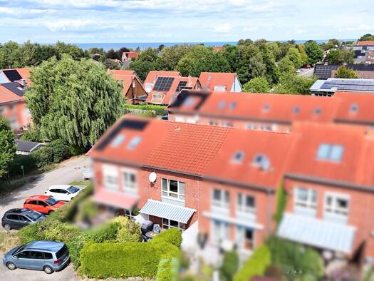 Haus zum Kauf 365.000 € 4 Zimmer 82,4 m² 176,1 m² Grundstück frei ab 01.07.2027 Surendorf Schwedeneck 24229