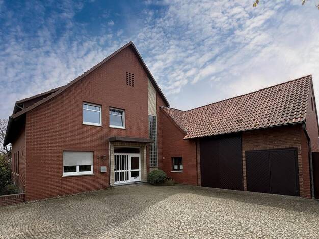 Mehrfamilienhaus zum Kauf 429.000 € 10 Zimmer 300 m² 1.439 m² Grundstück frei ab sofort Niedernwöhren Niedernwöhren 31712