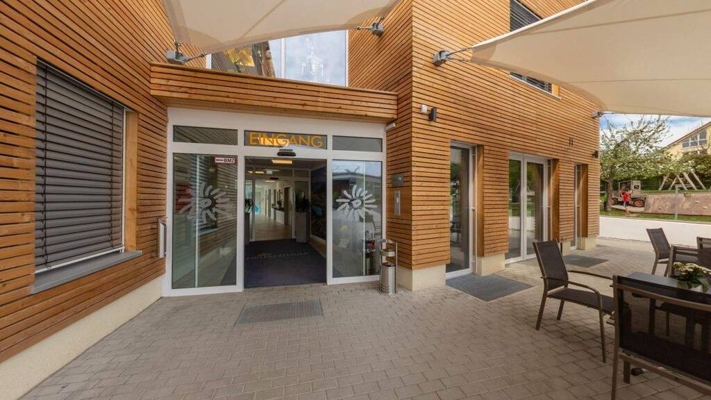 Pflegeheim zum Kauf als Kapitalanlage geeignet 395.000 € 2 Zimmer 105,9 m² Steißlingen 78256