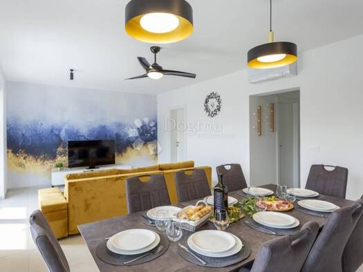 Haus zur Miete 3.750 € 5 Zimmer 186 m² Medulin Stari Medulin