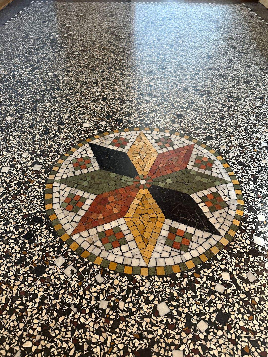 Immobilie in Cölbe - Ein- bis Zweifamilienhaus in Schönstadt - Perfekt für mehrere Generationen - - Bild 4