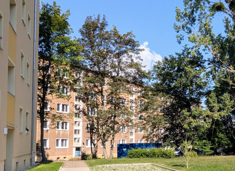 Wohnung zur Miete 730 € 4 Zimmer 83,9 m²<br/>Wohnfläche 01.08.2025<br/>Verfügbarkeit A.-S.-Makarenko-Straße 2b Bieblach Gera 07546