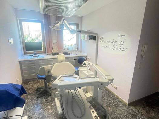 Praxis zum Kauf 200 € 9 Zimmer 140 m² Bürofläche teilbar ab 70 m² Steigstraße 6 Kolbingen 78600