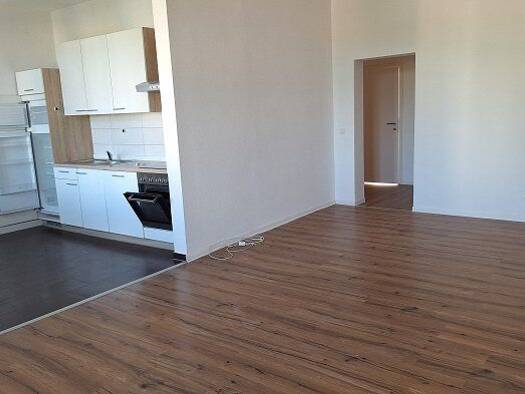 Wohnung zur Miete 670 € 4 Zimmer 106 m² 3. Geschoss Horst-Menzel-Straße 8 Kaßberg Kaßberg 09112