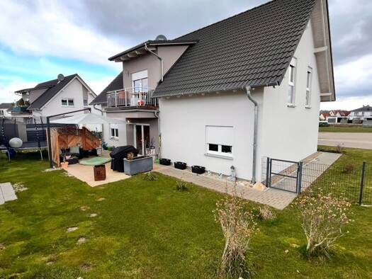 Wohnung zur Miete 900 € 3 Zimmer 80 m² Geschoss 1/1 frei ab sofort Kehrholzring 1 Langlau Pfofeld 91738