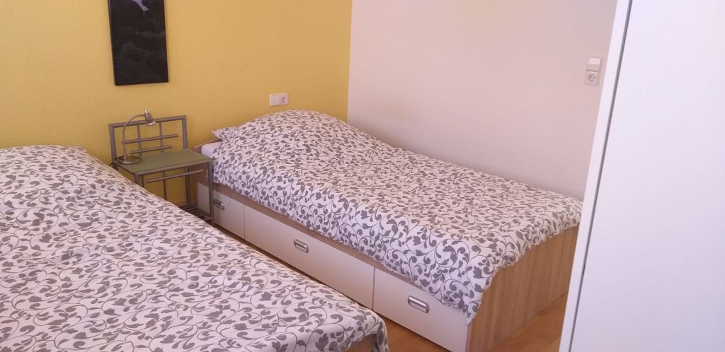 Wohnung zur Miete Wohnen auf Zeit 1.500 € 2 Zimmer 40 m²<br/>Wohnfläche 12.11.2024<br/>Verfügbarkeit Elbestraße Münster Stuttgart 70376