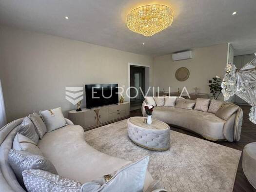 Wohnung zur Miete 3.000 € 3 Zimmer 130 m² Rovinj Rovinj