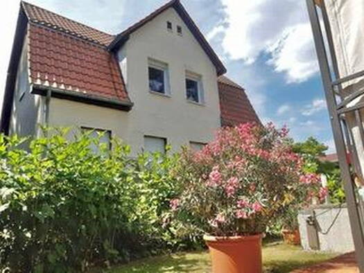 Einfamilienhaus zum Kauf provisionsfrei 590.000 € 9 Zimmer 167 m² 857 m² Grundstück frei ab 30.09.2026 Biesdorf Berlin 12683