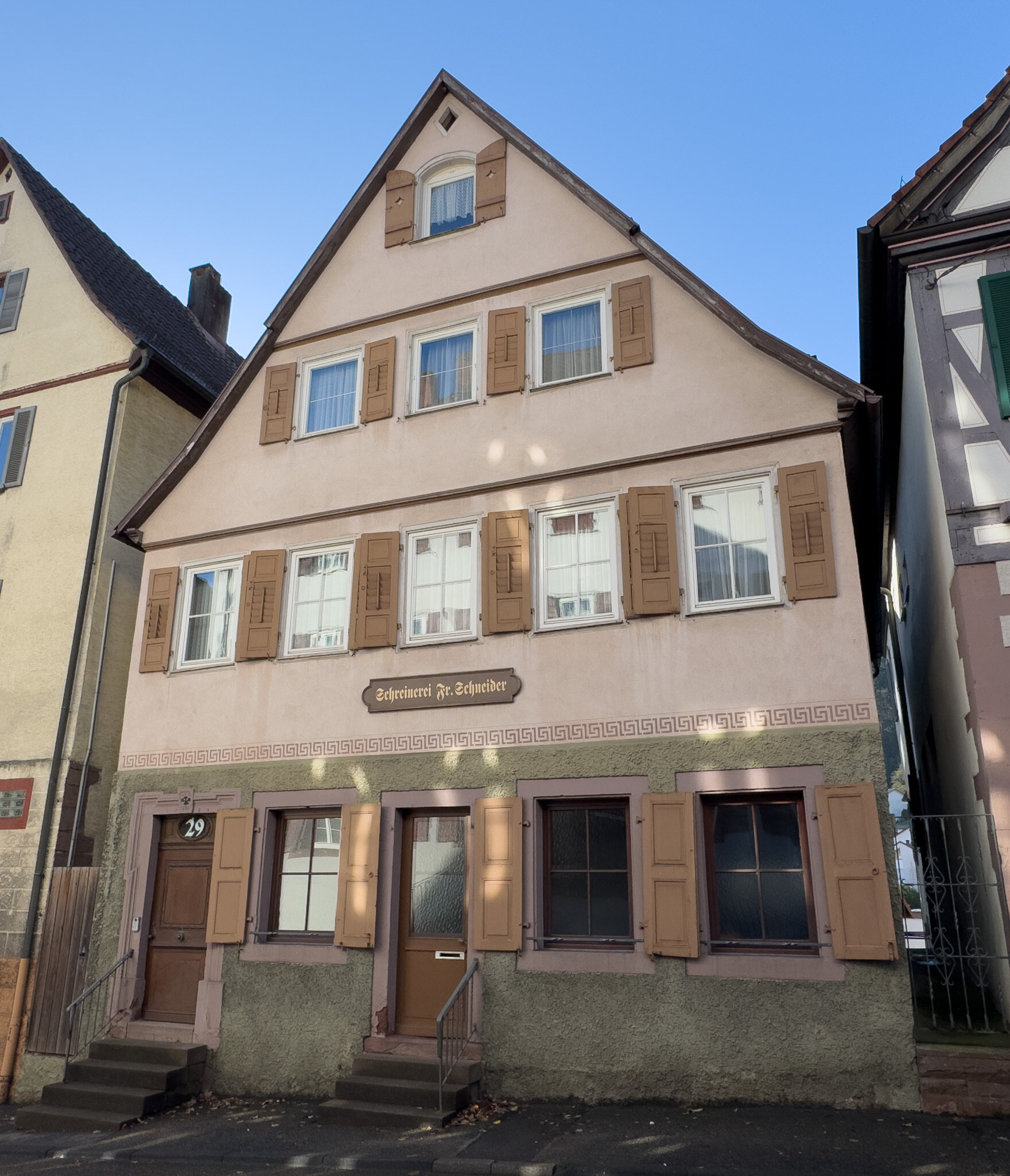 Mehrfamilienhaus zum Kauf 175.000 € 7 Zimmer 147,2 m²<br/>Wohnfläche 640 m²<br/>Grundstück Bad Liebenzell Bad Liebenzell 75378