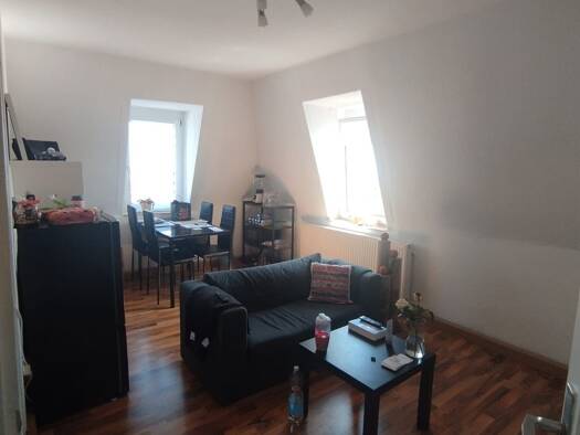 Wohnung zur Miete 295 € 2 Zimmer 38 m² Geschoss 2/3 frei ab sofort Kleinnaundorfer Straße 5 Freital Freital 01705