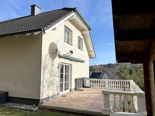 Einfamilienhaus zum Kauf 450.000 € 4 Zimmer 130 m² 551 m² Grundstück Kirchen Kirchen (Sieg) 57548