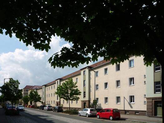 Wohnung zur Miete 342 € 2 Zimmer 52,6 m² 2. Geschoss frei ab 01.09.2026 Gagarinstraße 93 Innenstadt Gera 07545