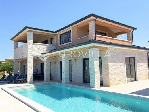 Einfamilienhaus zum Kauf - Erstbezug 1.350.000 € 5 Zimmer 360 m² Kaštelir Kaštelir 52464