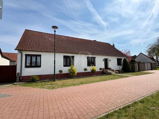 Einfamilienhaus zum Kauf 315.000 € 7 Zimmer 220 m² 2.136 m² Grundstück Bützer Milower Land 14715