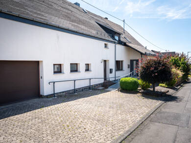 Mehrfamilienhaus zum Kauf 185.000 € 10 Zimmer 230 m² 1.600 m² Grundstück frei ab sofort Oellingen Höhn 56462