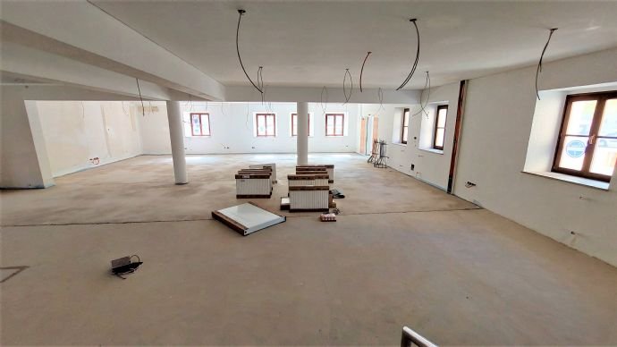 Bürofläche zur Miete 5 Zimmer 320 m²<br/>Bürofläche von 10 m² bis 180 m²<br/>Teilbarkeit Schlörplatz Altstadt Weiden in der Oberpfalz 92637