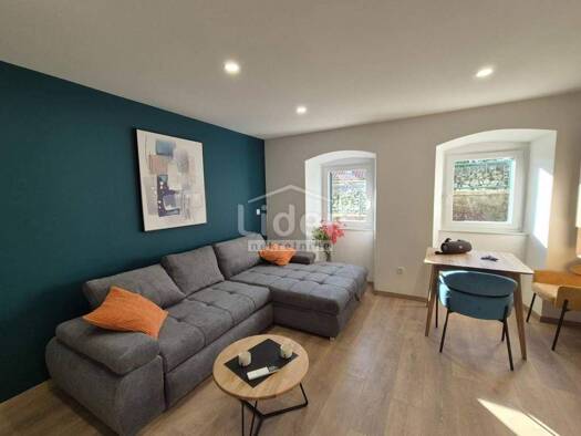 Studio zur Miete 600 € 1 Zimmer 27 m² Belveder, Rijeka Belveder - Kozala