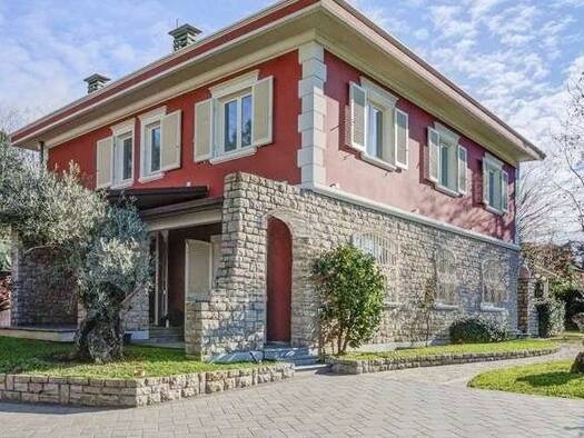 Haus zum Kauf 1.100.000 € 450 m² Camaiore 55041
