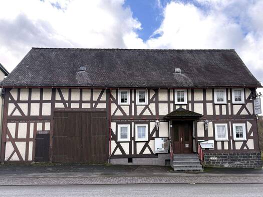 Haus zum Kauf 160.000 € 5 Zimmer 239 m² 1.156 m² Grundstück Hatzfeld Hatzfeld (Eder) 35116