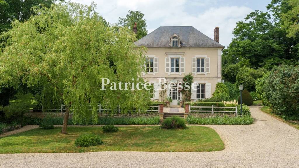 Reihenmittelhaus zum Kauf 485.000 € 12 Zimmer 500 m² 7.527 m² Grundstück Toucy 89130