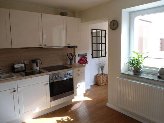 Wohnung zur Miete 700 € 3 Zimmer 100 m² Husum 25813