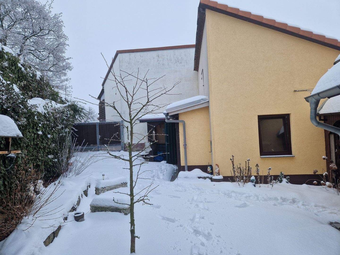 Immobilie in Drei Gleichen - +++ Saniertes Einfamilienhaus ++ in Drei Gleichen - Schwabhausen ++ mit Einbauküche ++ Kaminofen ++ Garage +++  - Bild 2
