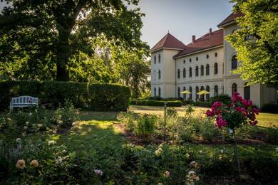 Haus zum Kauf 2.500.000 € 19 Zimmer 890 m² 64.862 m² Grundstück Marihn Penzlin 17217