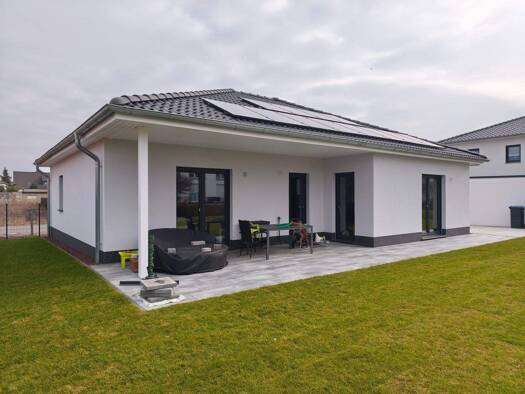 Bungalow zum Kauf 460.000 € 4 Zimmer 103 m² 687 m² Grundstück Brehna Sandersdorf-Brehna 06796